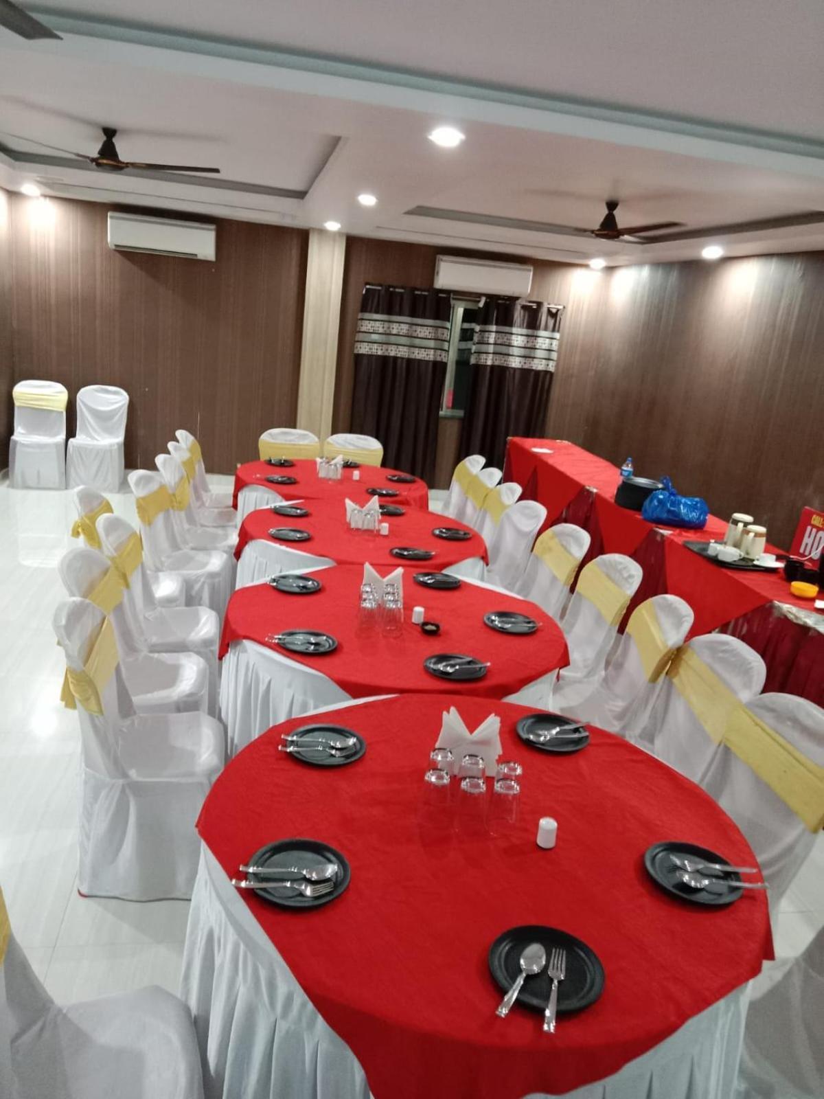 Hotel R K Palace Bhopal Ngoại thất bức ảnh