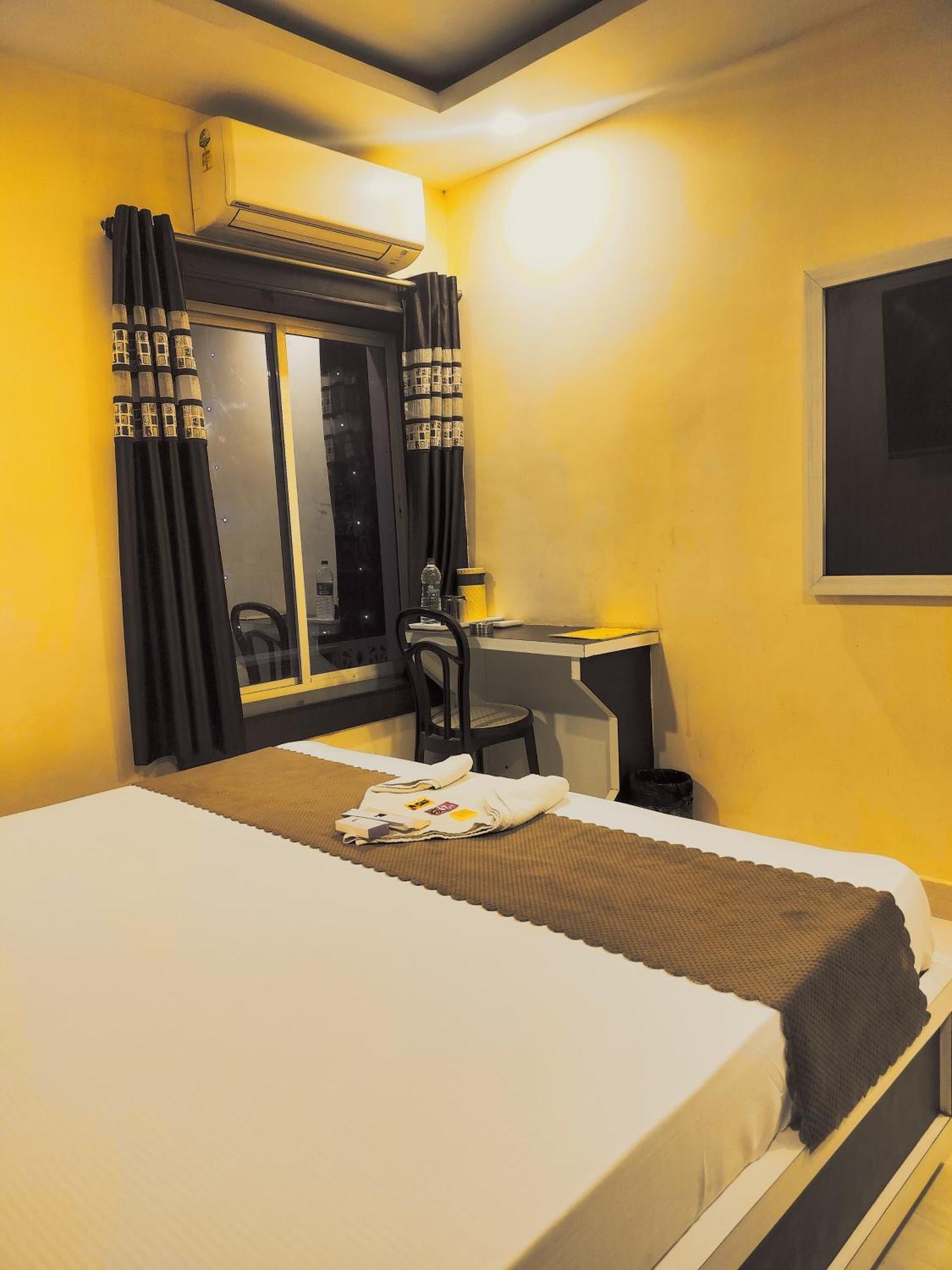 Hotel R K Palace Bhopal Ngoại thất bức ảnh