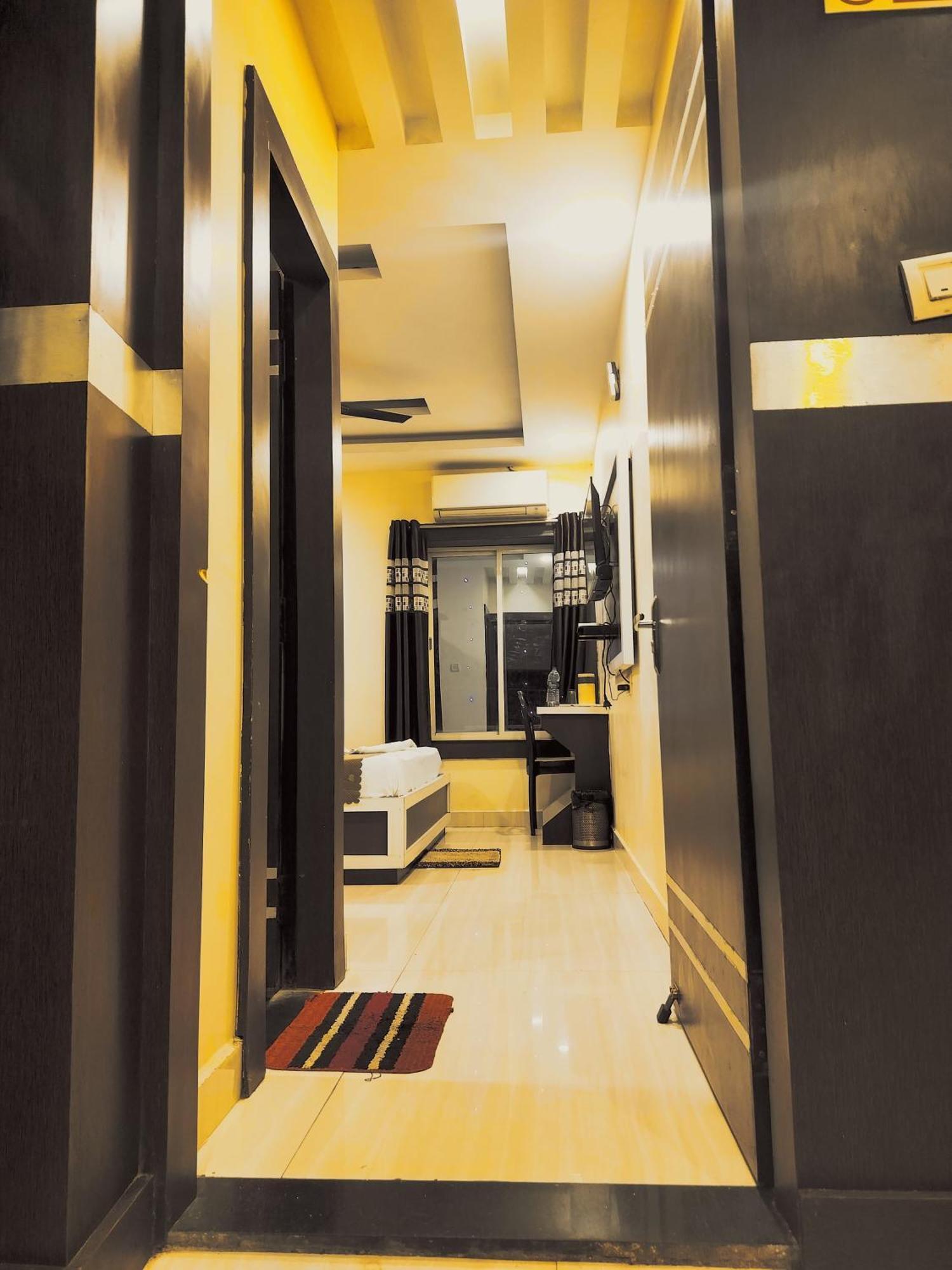 Hotel R K Palace Bhopal Ngoại thất bức ảnh