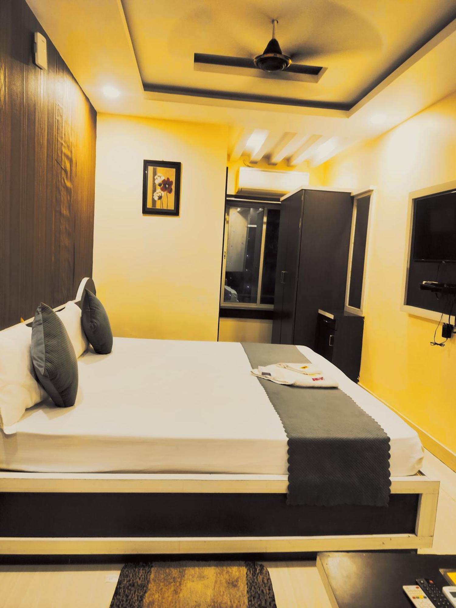 Hotel R K Palace Bhopal Ngoại thất bức ảnh